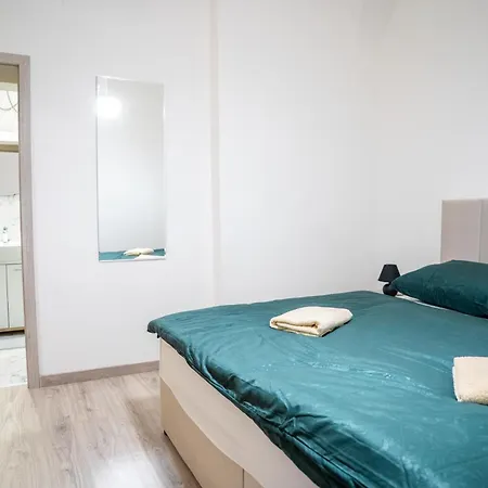 Cozy Main Square Ii With Breakfast Lägenhet