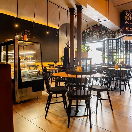 Cozy Main Square Ii With Breakfast アパート *